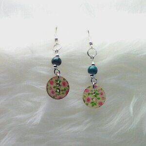 No. 1266 Pretty handmade earrings with half-inch diameter buttons